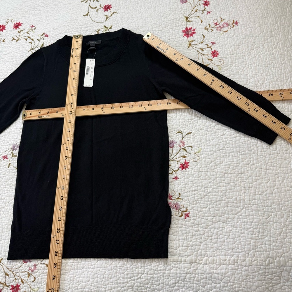 NEW J.Crew Black Fitted Crewneck 3/4 sleeves Sweater 100% Merino Wool Size XS - Picture 3 of 5